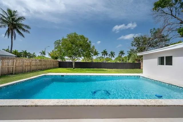 10040 SW 215th St Cutler Bay, FL 33189