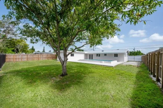 10040 SW 215th St Cutler Bay, FL 33189