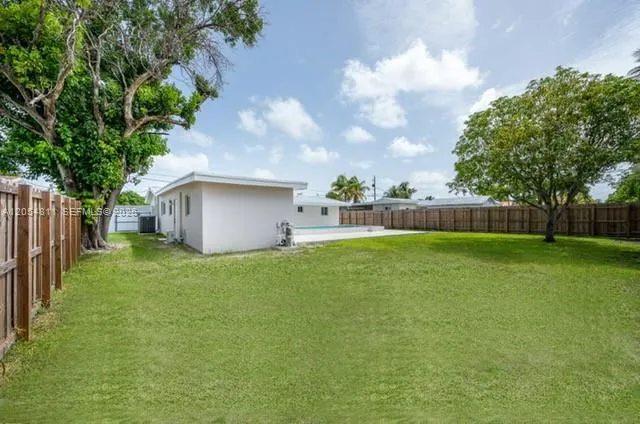 10040 SW 215th St Cutler Bay, FL 33189
