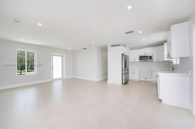 10040 SW 215th St Cutler Bay, FL 33189