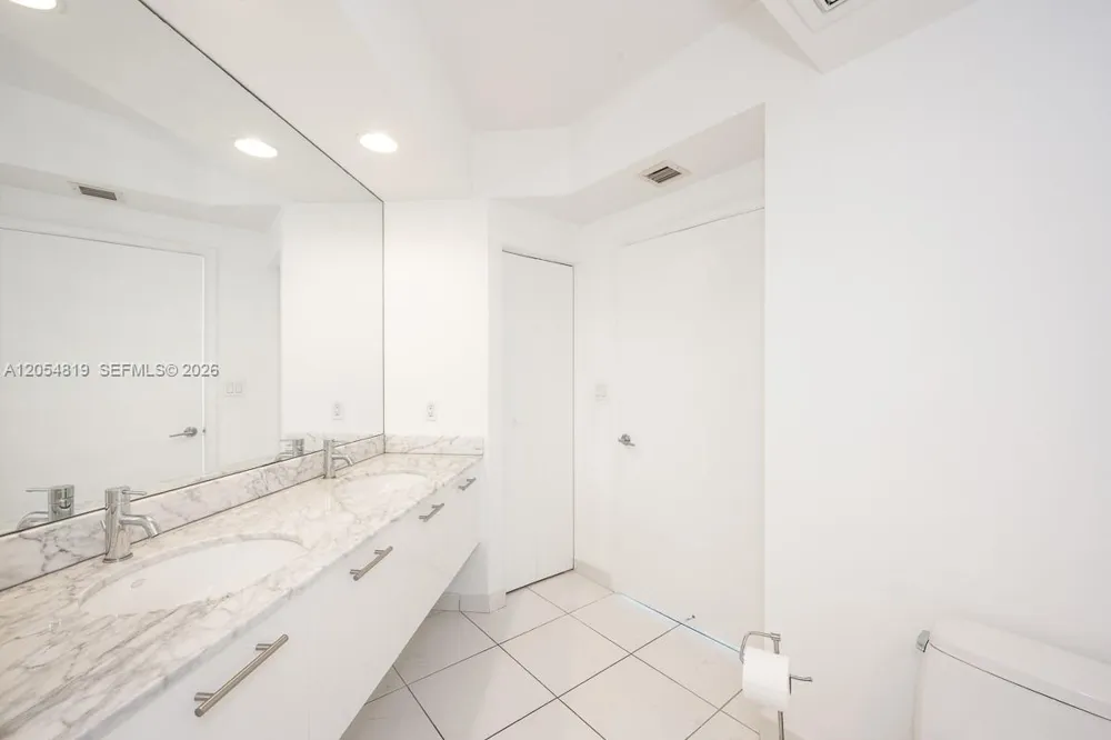 55 SE 6 STREET #2210 Miami, FL 33131