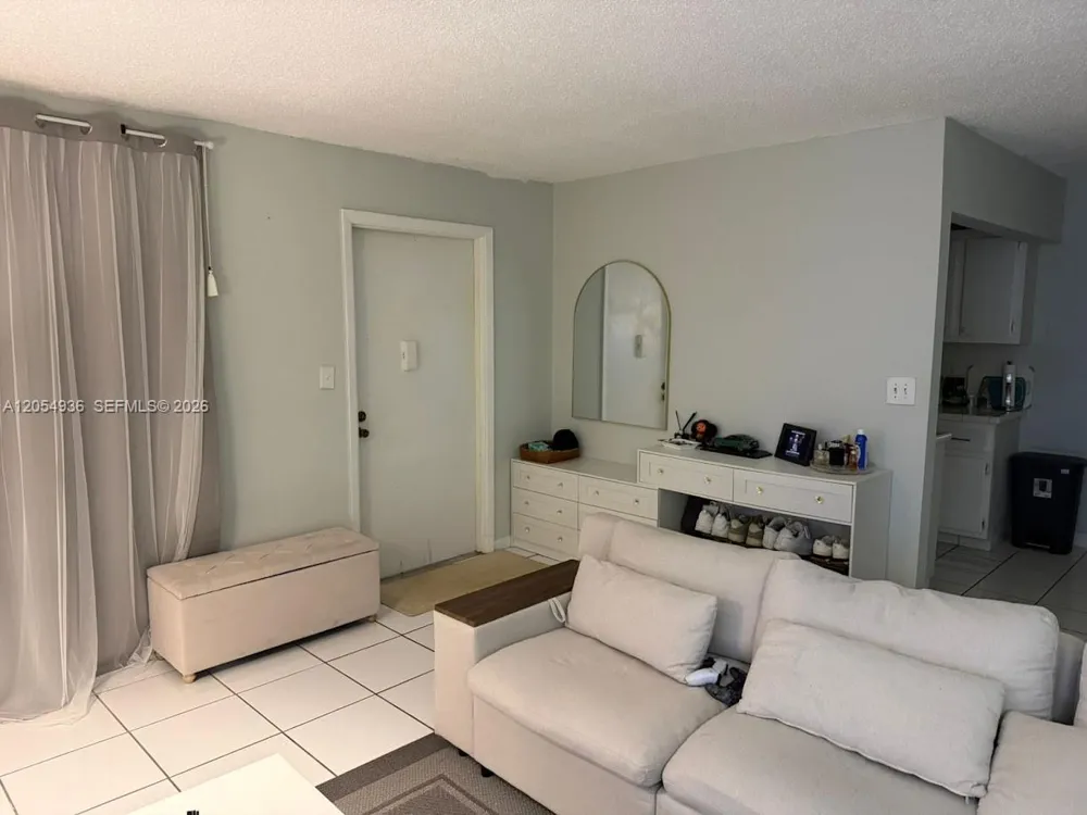 2420 Diana Dr #302 Hallandale Beach, FL 33009