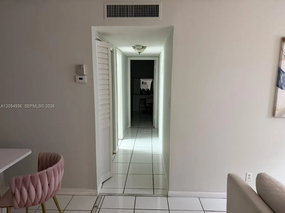 2420 Diana Dr #302 Hallandale Beach, FL 33009