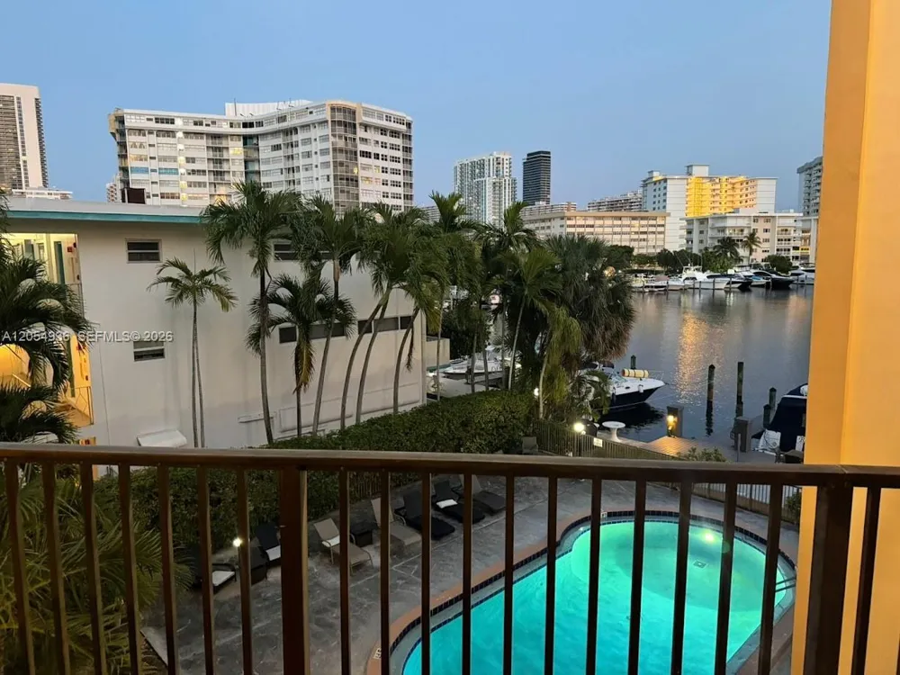 2420 Diana Dr #302 Hallandale Beach, FL 33009