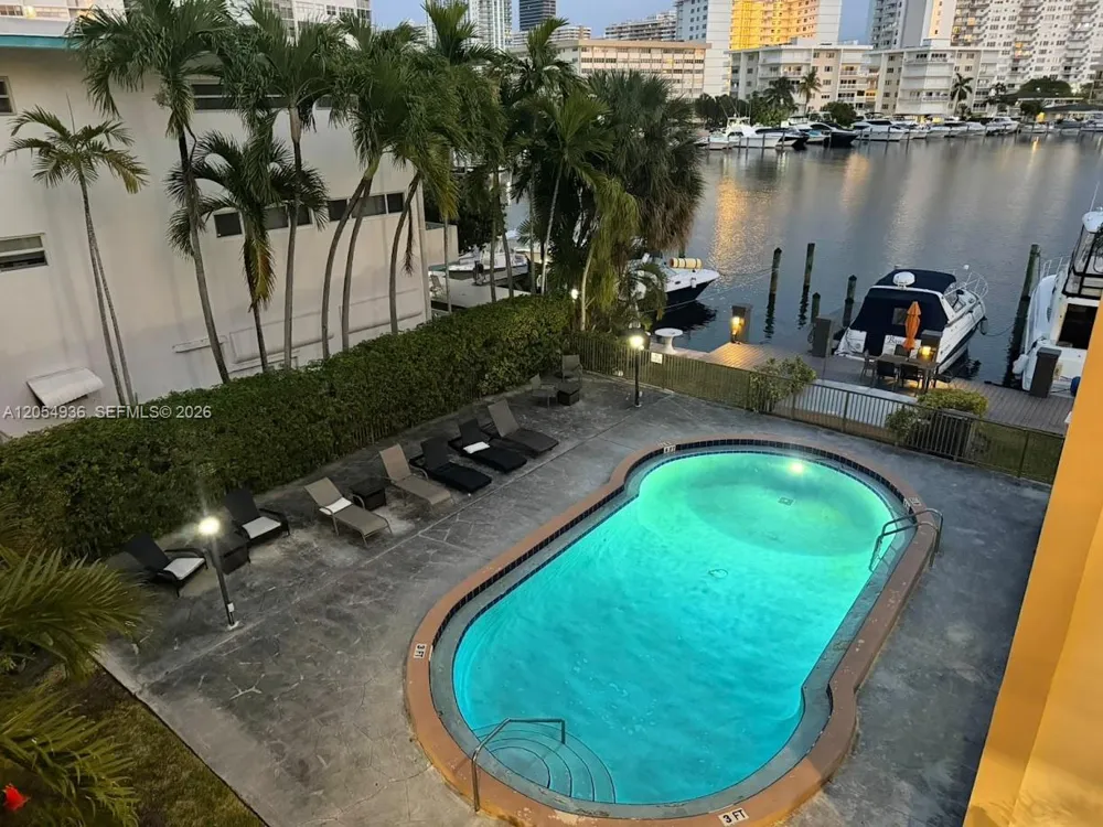 2420 Diana Dr #302 Hallandale Beach, FL 33009