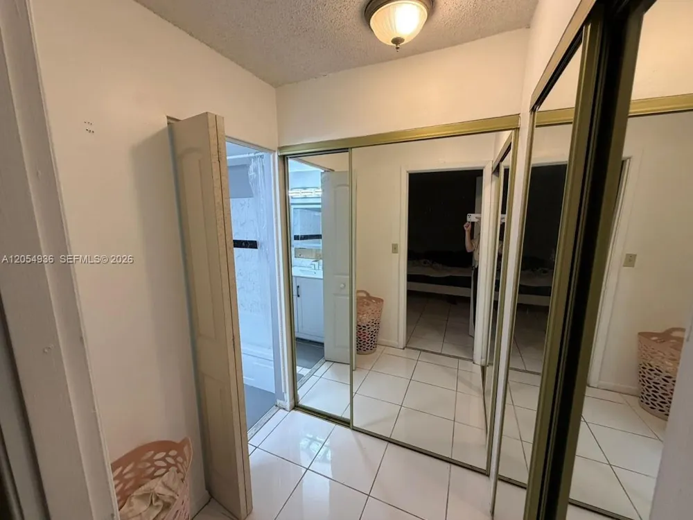 2420 Diana Dr #302 Hallandale Beach, FL 33009
