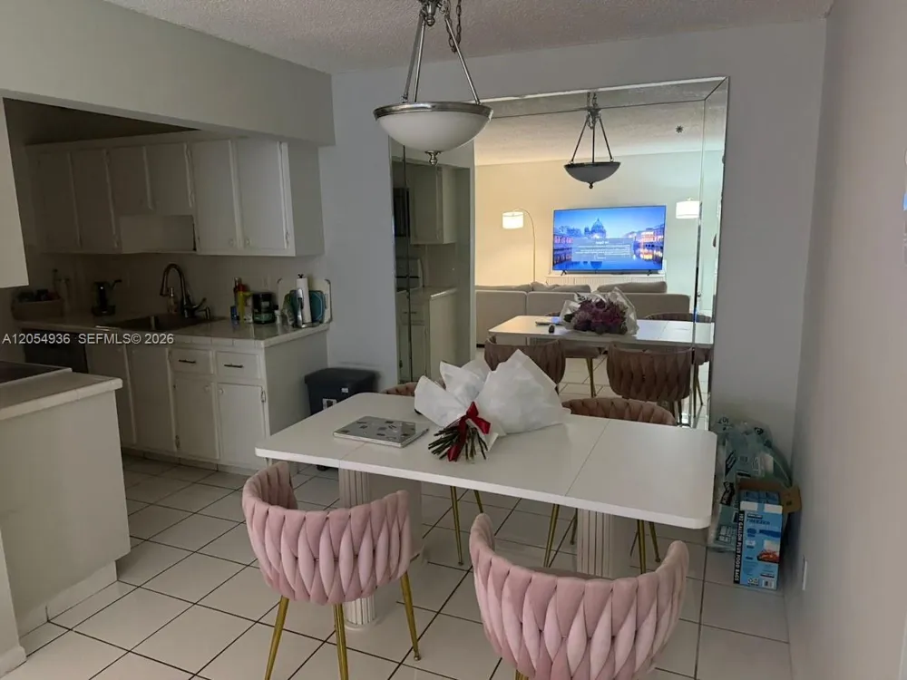 2420 Diana Dr #302 Hallandale Beach, FL 33009