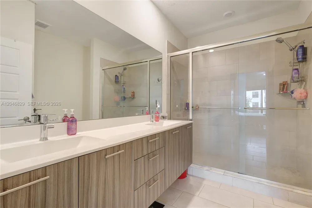 4636 NW 84th Ave #22 Doral, FL 33166