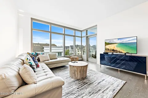 30 Melrose Terrace #408
