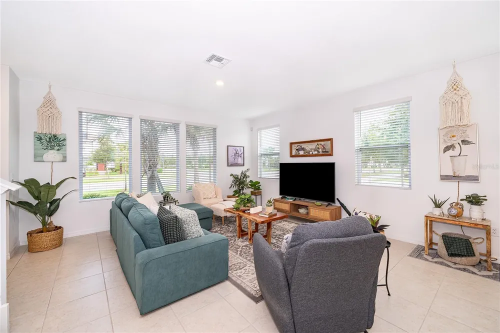 2929 VOYAGER AVENUE St Cloud, FL 34771