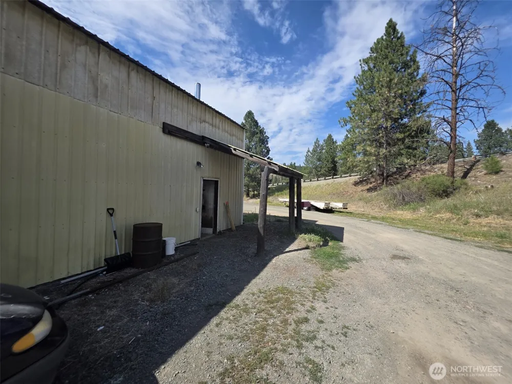 28 Creamery Road Republic, WA 99166