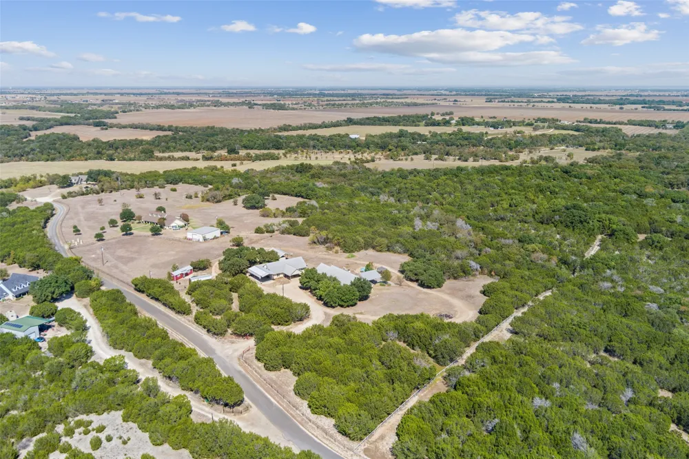 564 Sam Bass Road McGregor, TX 76657