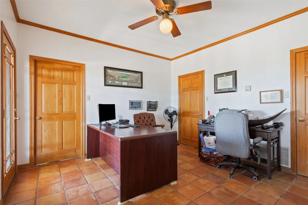 564 Sam Bass Road McGregor, TX 76657