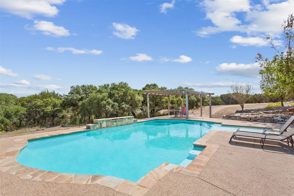 564 Sam Bass Road McGregor, TX 76657