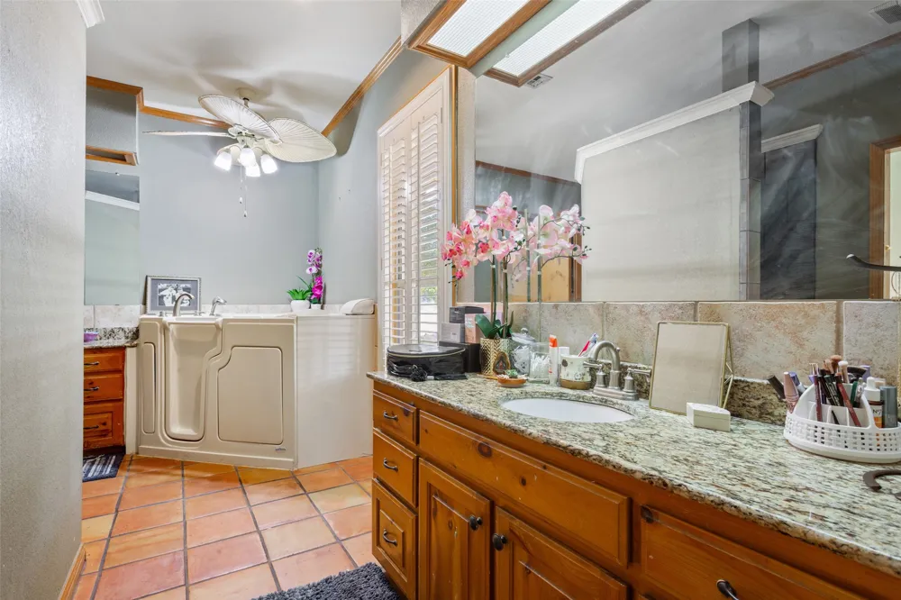 564 Sam Bass Road McGregor, TX 76657