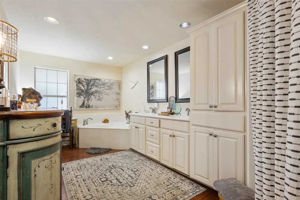 564 Sam Bass Road McGregor, TX 76657