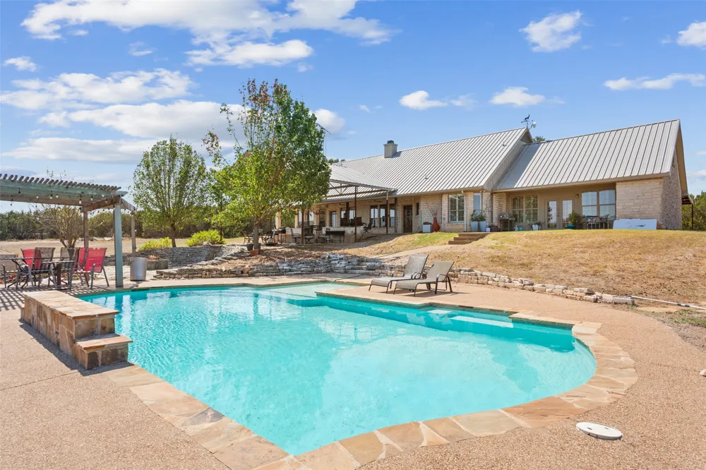 564 Sam Bass Road McGregor, TX 76657
