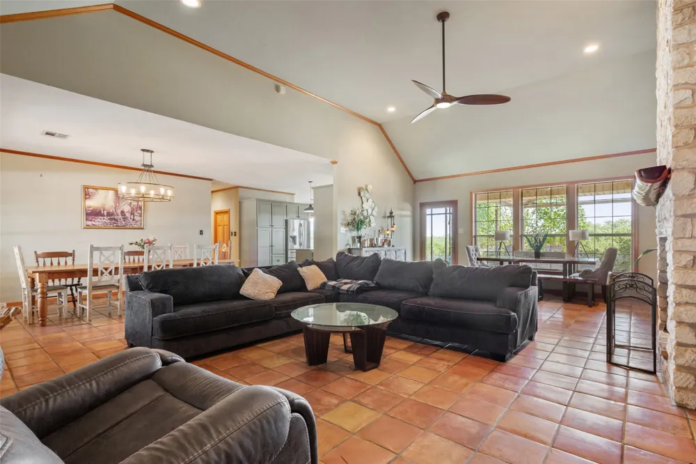 564 Sam Bass Road McGregor, TX 76657
