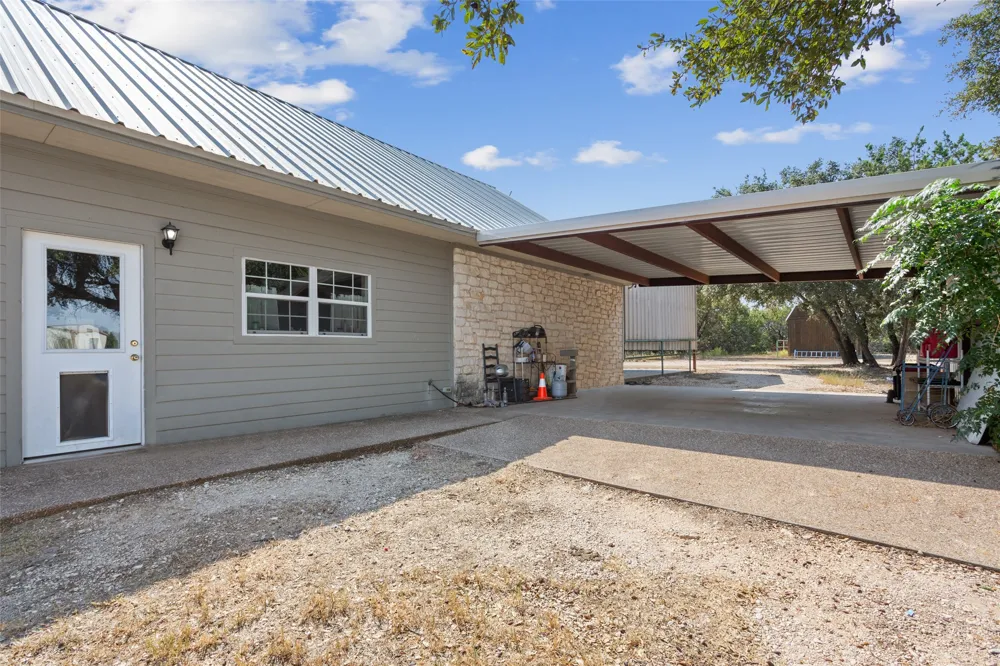 564 Sam Bass Road McGregor, TX 76657