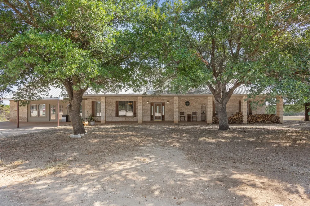 564 Sam Bass Road McGregor, TX 76657
