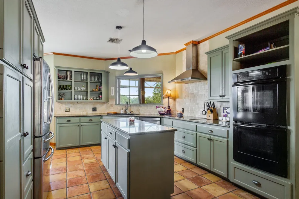 564 Sam Bass Road McGregor, TX 76657