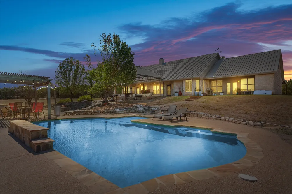 564 Sam Bass Road McGregor, TX 76657