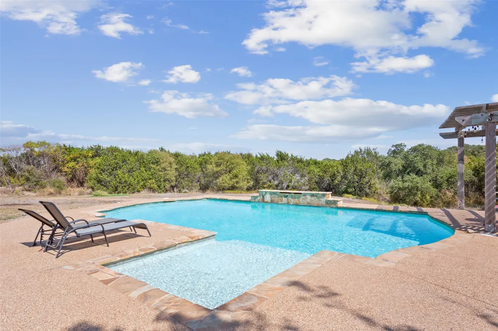 564 Sam Bass Road McGregor, TX 76657