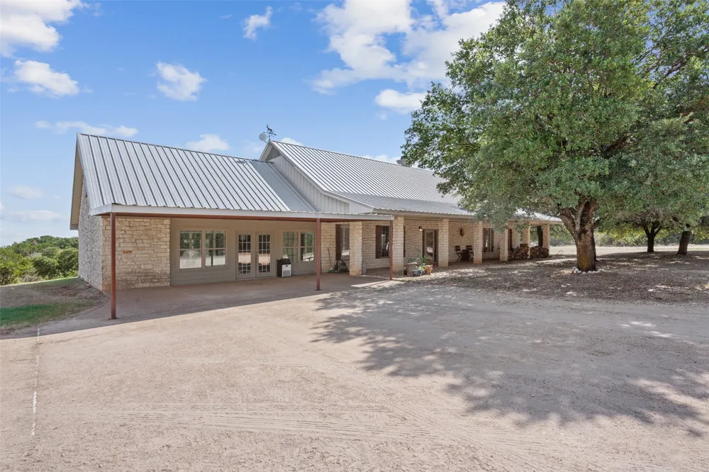 564 Sam Bass Road McGregor, TX 76657
