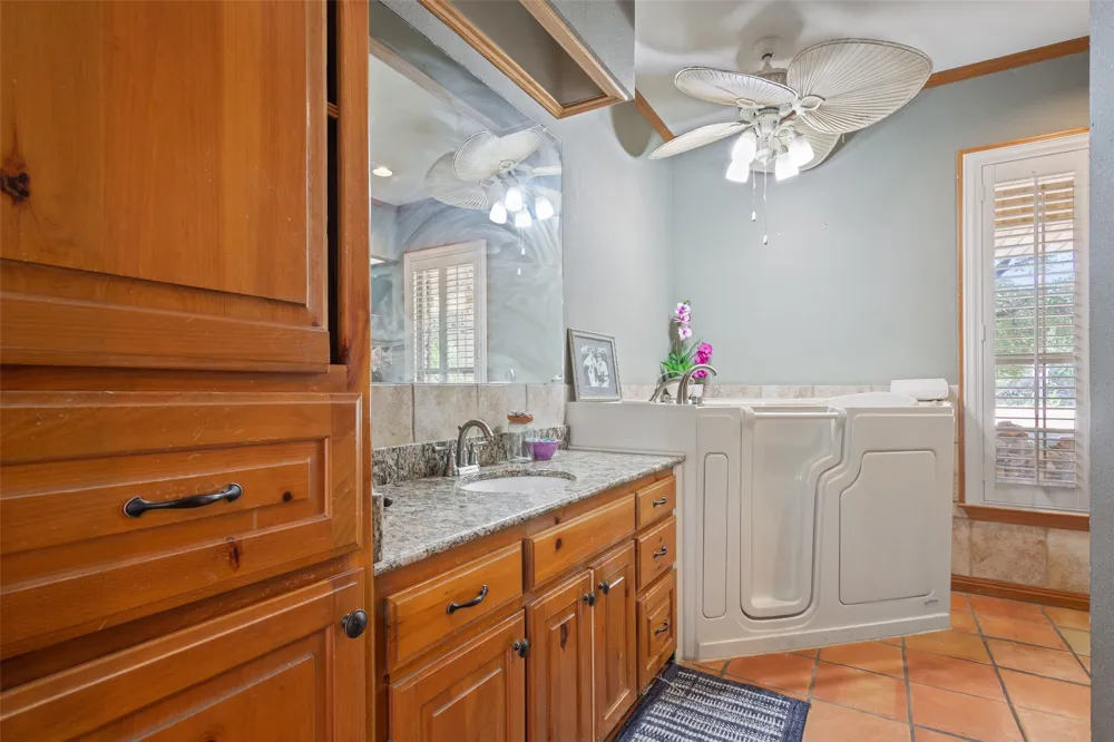 564 Sam Bass Road McGregor, TX 76657