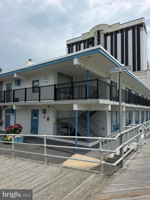 3501 BOARDWALK C211