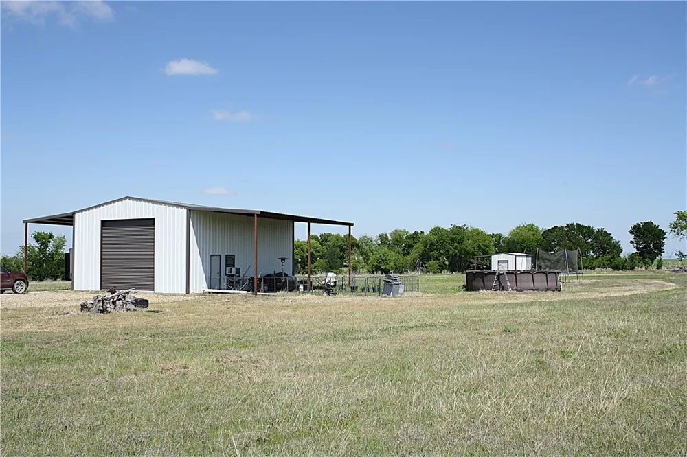 8821 County Road Burlington, TX 76519