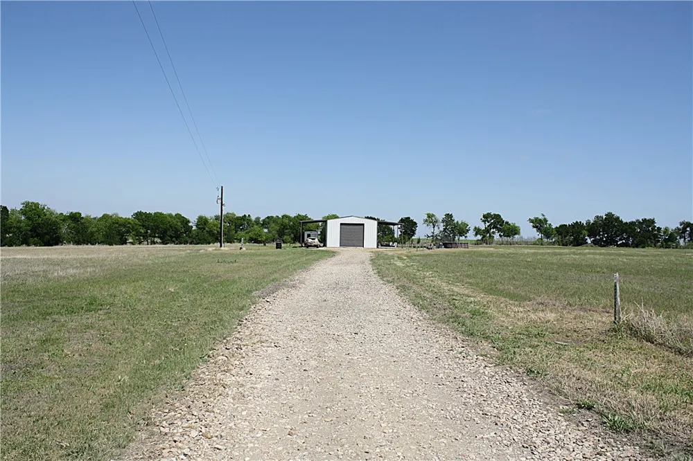 8821 County Road Burlington, TX 76519