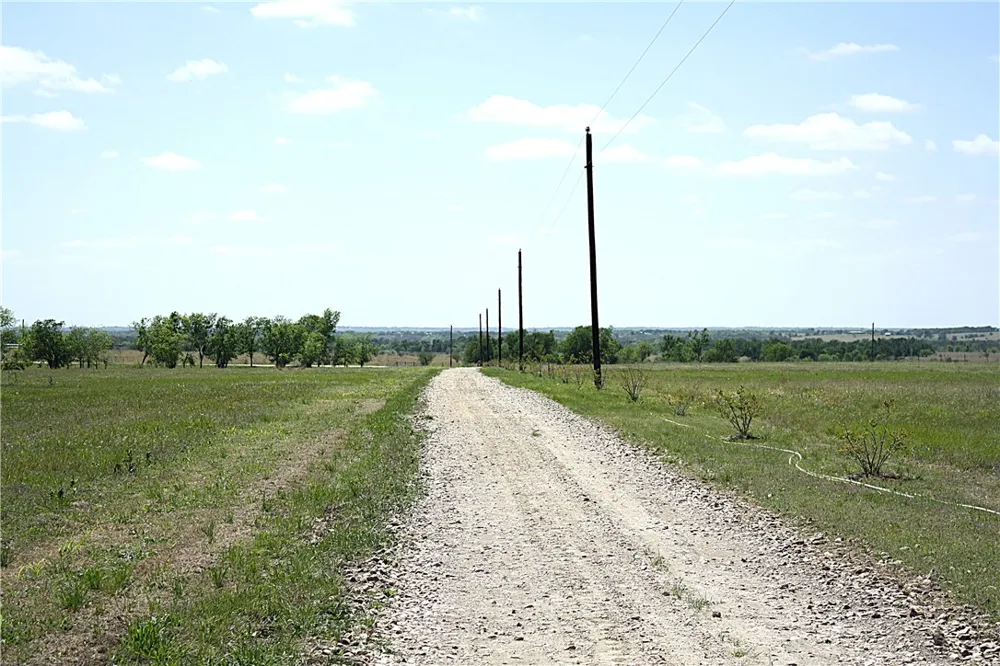 8821 County Road Burlington, TX 76519