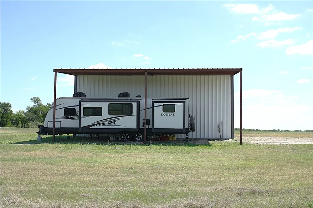 8821 County Road Burlington, TX 76519