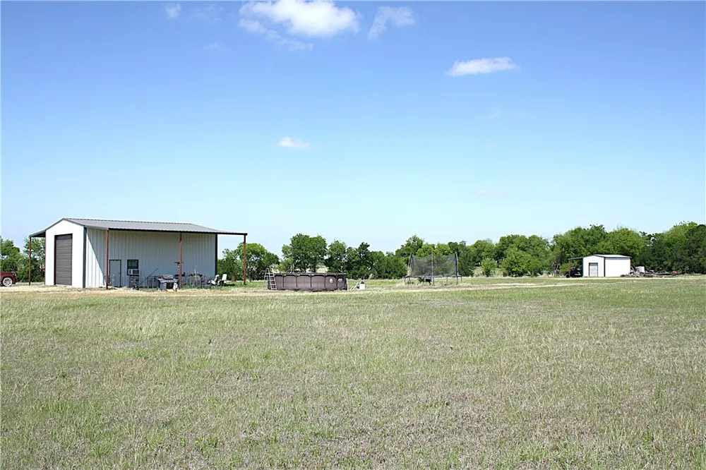 8821 County Road Burlington, TX 76519