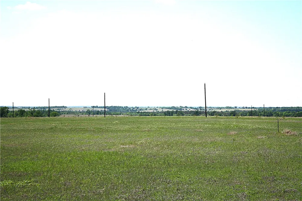 8821 County Road Burlington, TX 76519