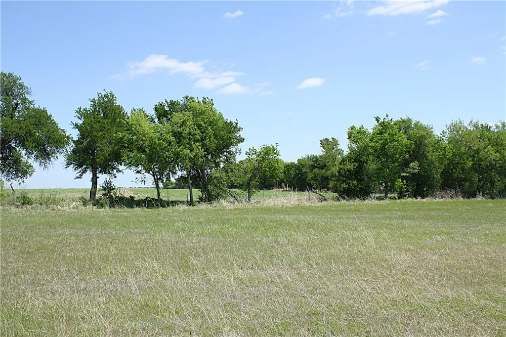 8821 County Road Burlington, TX 76519