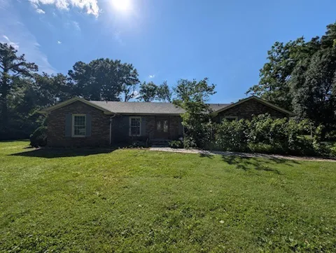 215 Williamsburg Cir