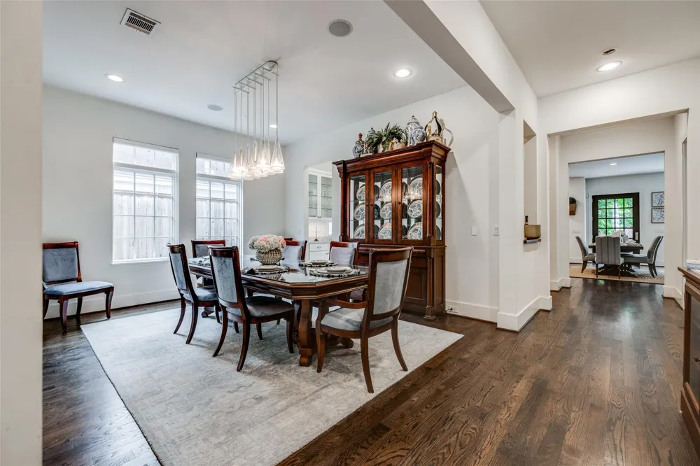 2815 Albans Road Houston, TX 77005