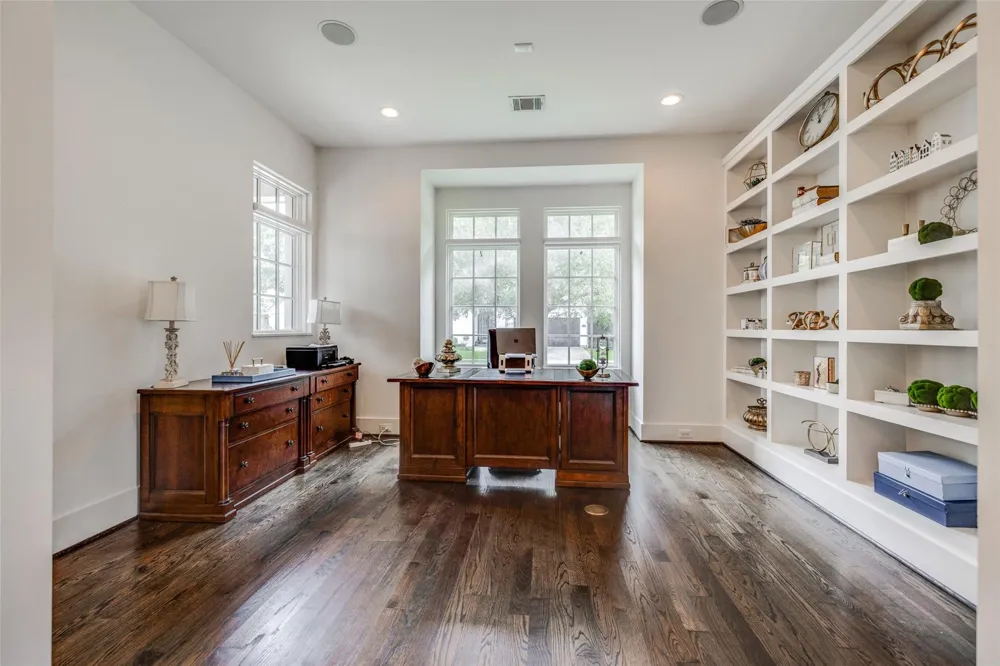 2815 Albans Road Houston, TX 77005
