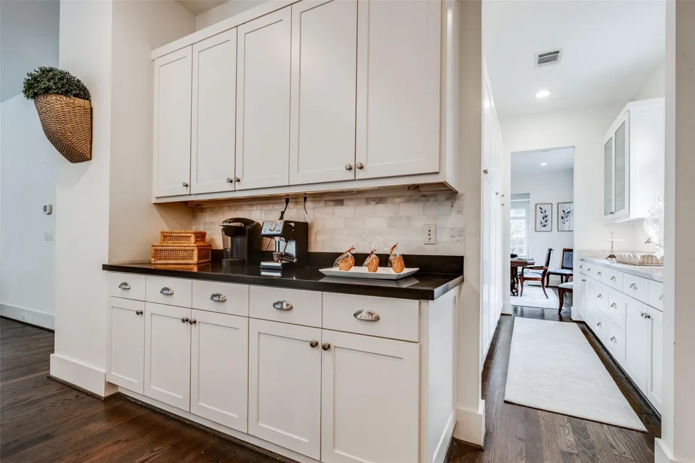 2815 Albans Road Houston, TX 77005