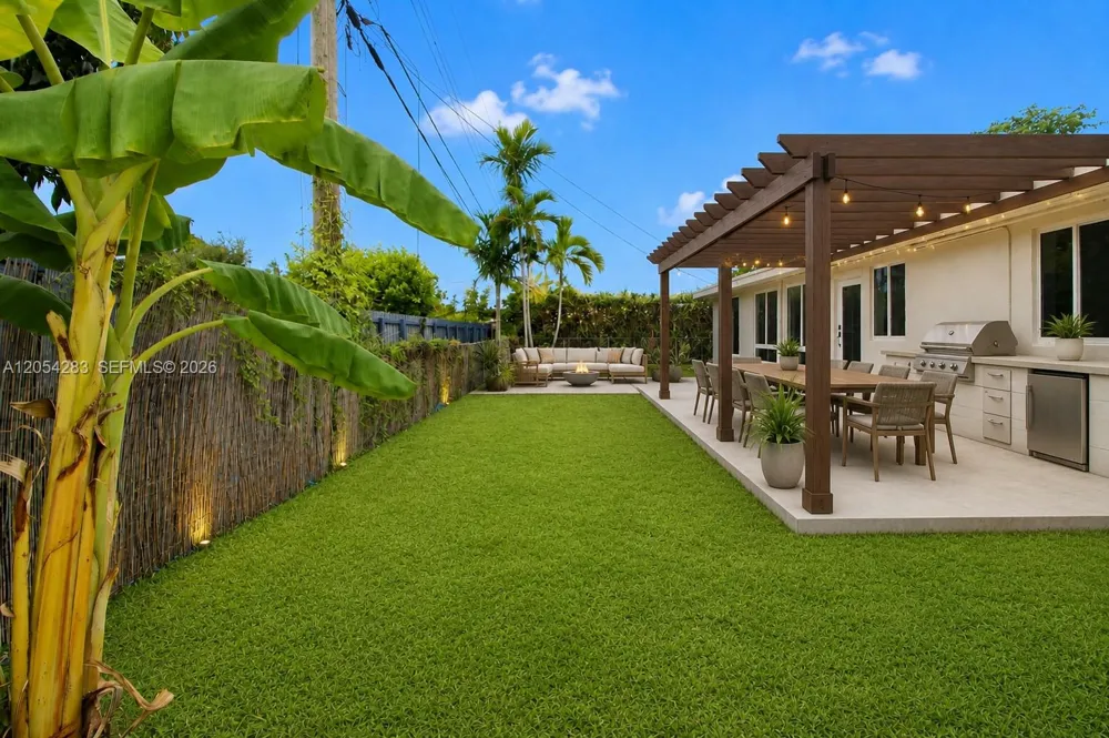 6410 SW 17th St West Miami, FL 33155