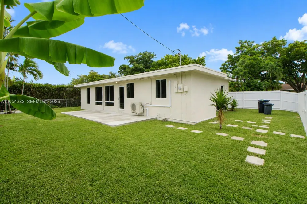 6410 SW 17th St West Miami, FL 33155