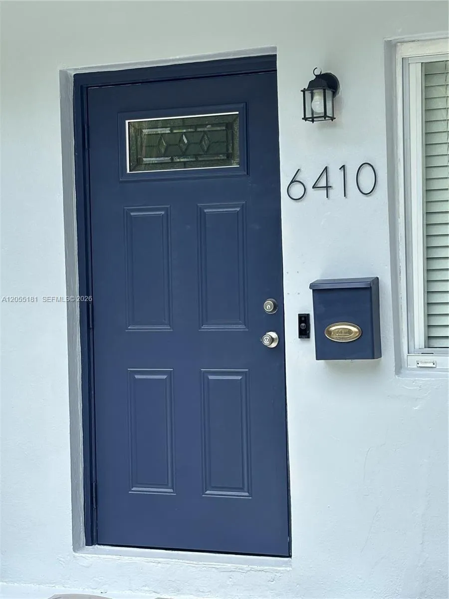 6410 SW 63rd Ct #. South Miami, FL 33143