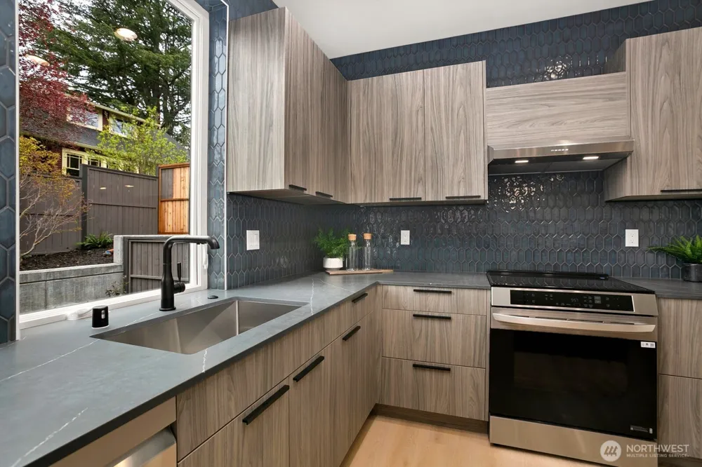 4217 S Findlay Street Seattle, WA 98118