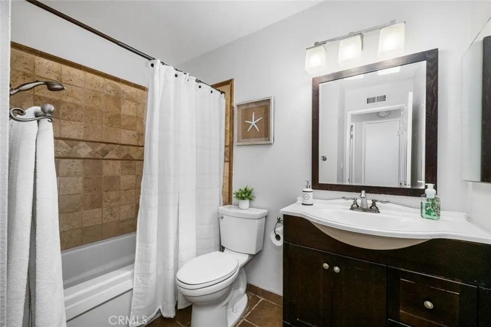 4641 Sharon Drive La Palma, CA 90623