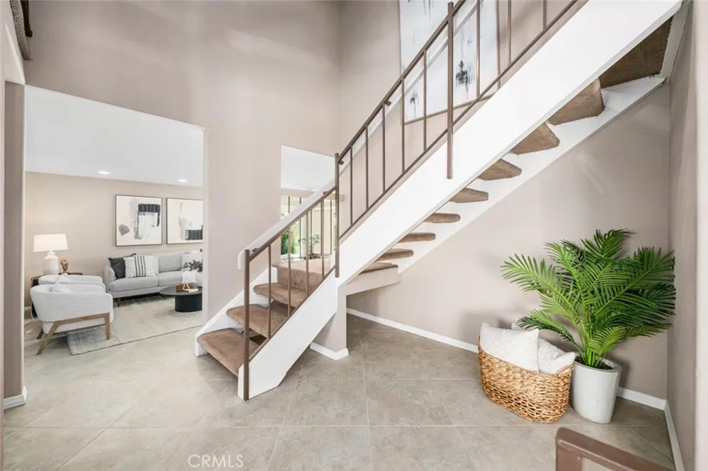 9717 Avenida Monterey Cypress, CA 90630