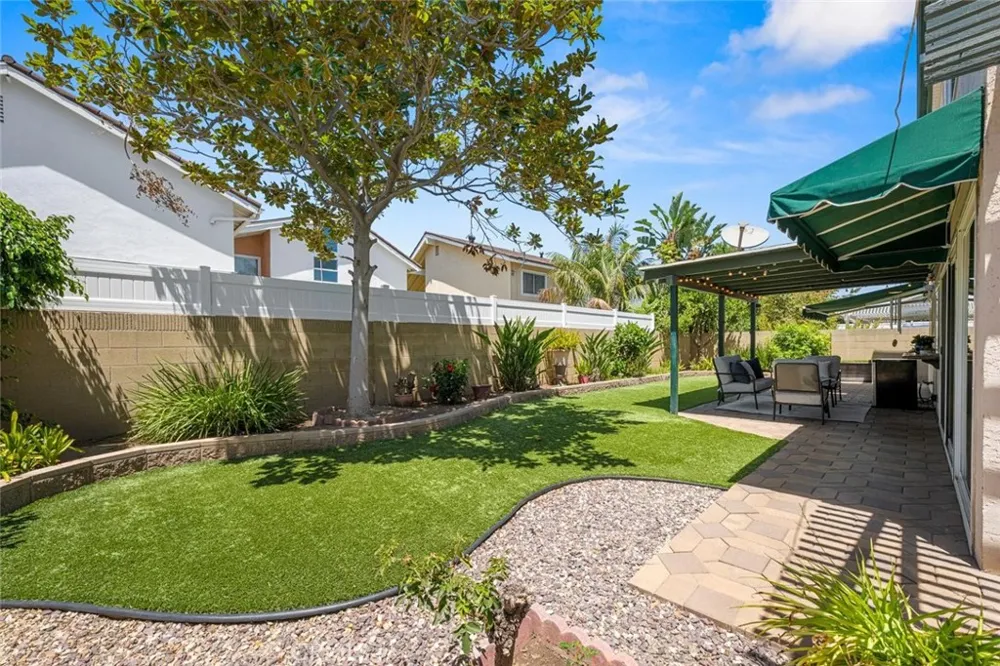 9717 Avenida Monterey Cypress, CA 90630