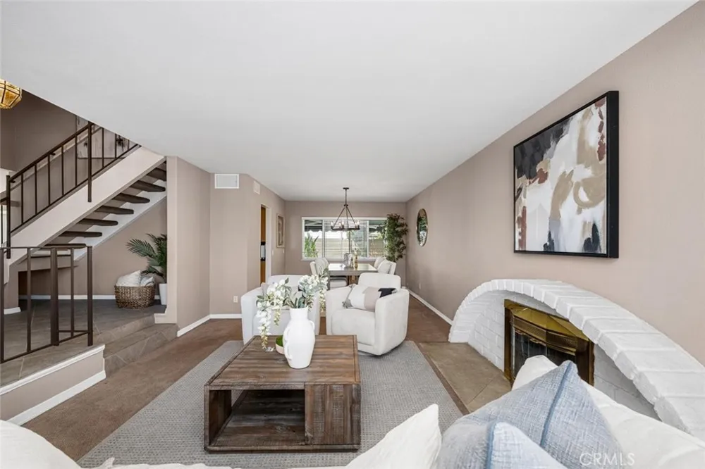 9717 Avenida Monterey Cypress, CA 90630