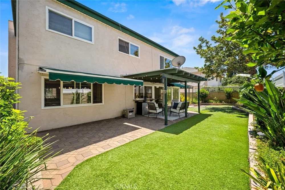 9717 Avenida Monterey Cypress, CA 90630